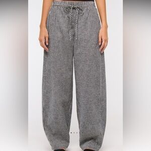 A&F Black and White Gingham Checkered Linen Pants